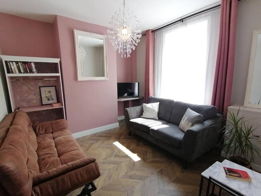 Stunning 3 Bedroom Townhouse In The Heart Of City Belfast Eksteriør bilde