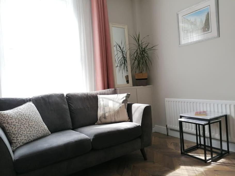 Stunning 3 Bedroom Townhouse In The Heart Of City Belfast Eksteriør bilde