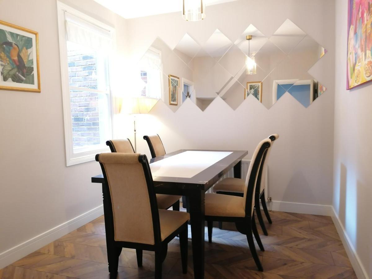 Stunning 3 Bedroom Townhouse In The Heart Of City Belfast Eksteriør bilde