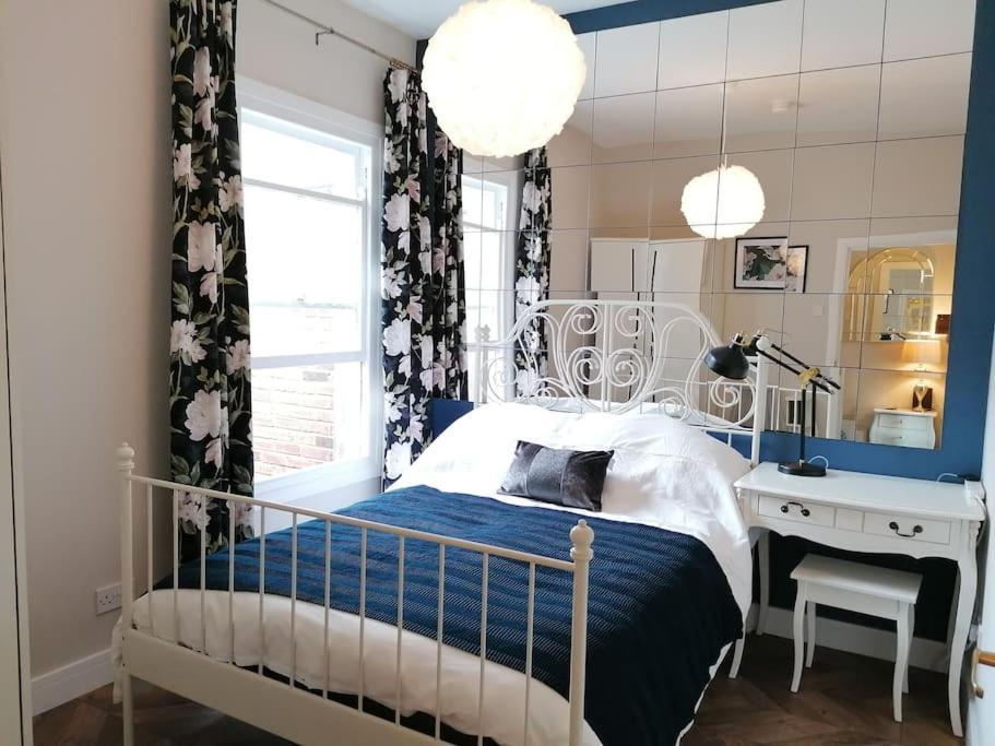 Stunning 3 Bedroom Townhouse In The Heart Of City Belfast Eksteriør bilde
