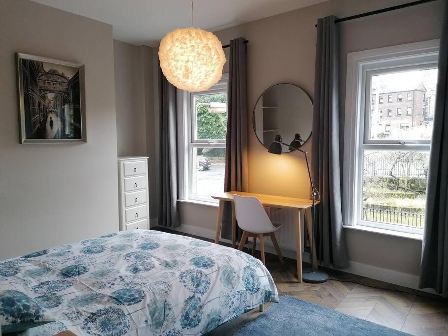 Stunning 3 Bedroom Townhouse In The Heart Of City Belfast Eksteriør bilde