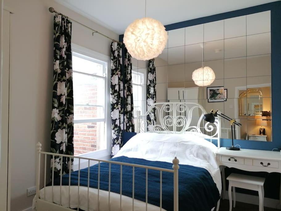 Stunning 3 Bedroom Townhouse In The Heart Of City Belfast Eksteriør bilde