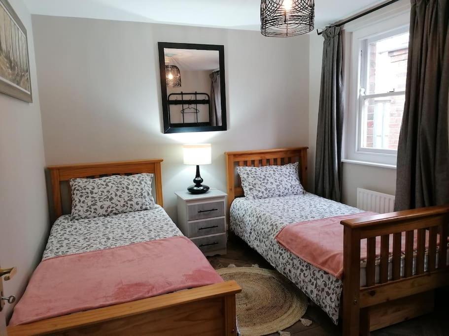 Stunning 3 Bedroom Townhouse In The Heart Of City Belfast Eksteriør bilde